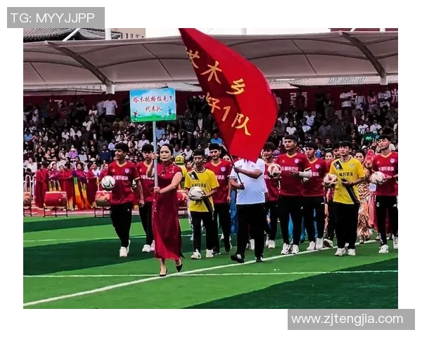 香港足球明星赛汕头激情开赛球迷热情高涨共庆足球盛宴